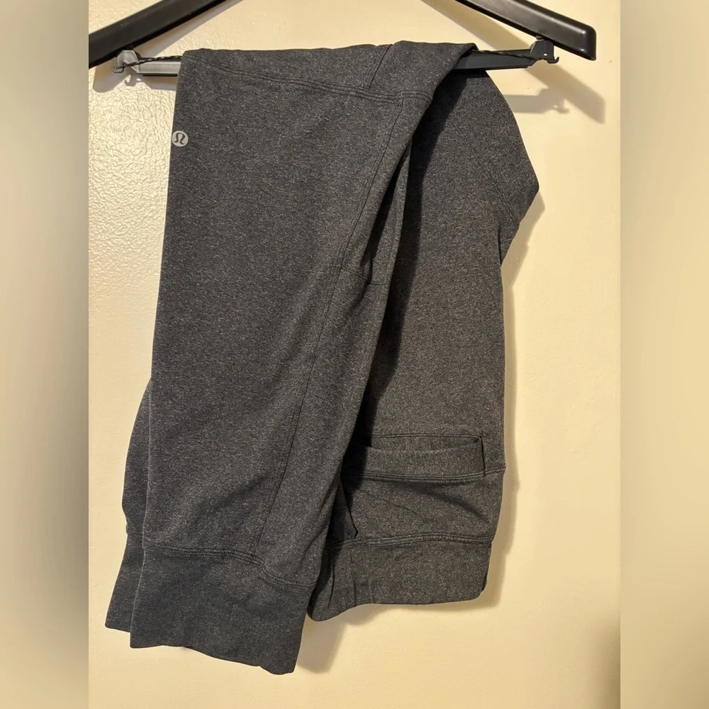 Men’s LULULEMON Tech Joggers- LARGE, Gray - Picture 4 of 5